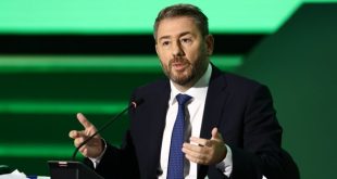 Ανδρουλάκης: «Η κυβέρνηση είναι στην όχθη των funds και των servicers»