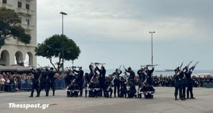 Από Μαζωνάκη μέχρι Gangsta’s Paradise έπαιξαν οι μπάντες των Ενόπλων Δυνάμεων στη Θεσσαλονίκη (Βίντεο)