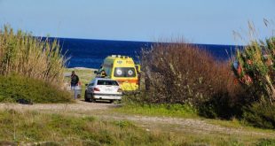 Αυτοκίνητο έπεσε στη θάλασσα στη Γλυφάδα – Σώοι οι δύο επιβαίνοντες