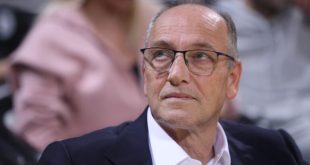 Γιατί δεν άνοιξαν ακόμη τα κινητά της «παρέας των 6»
