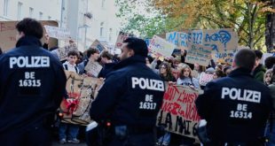 Στους δρόμους πάλι για τις αυξήσεις στο κόστος ζωής – Μαζικές διαδηλώσεις σε Γαλλία και Γερμανία